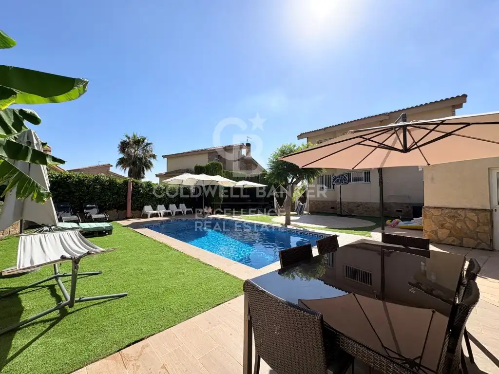 Houses for sale in Calle Goya-La Loma, La Loma