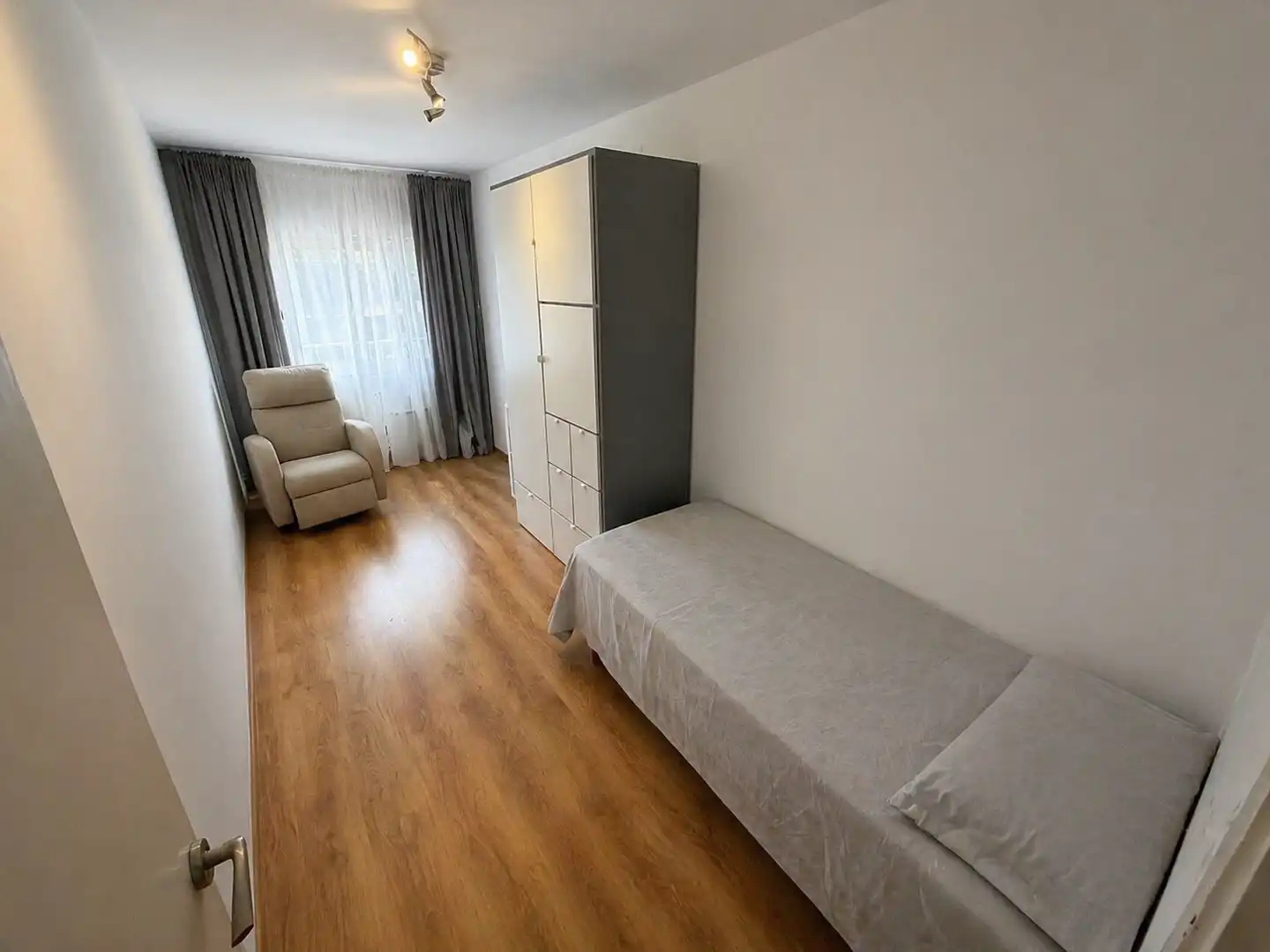 Habitación de Piso en venta en Badalona con Aire acondicionado, Calefacción y Parquet