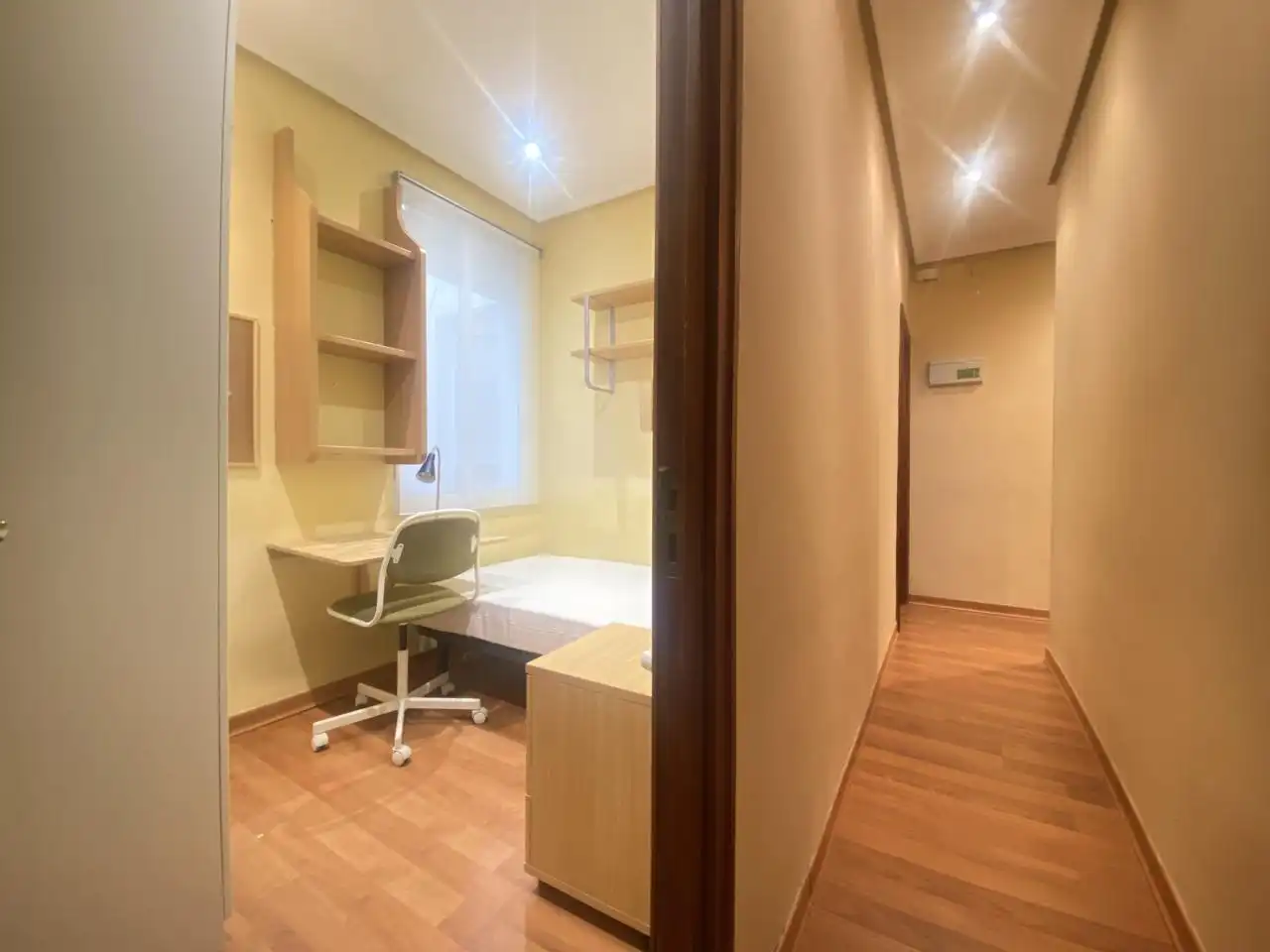 Bedroom of Flat for rent in Madrid  with Heating, Furnished and Internet