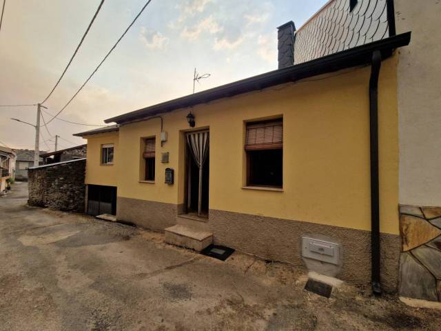 Casa-chalet en Venta en CAMIÑO NOVO en Vilamartín de Valdeorras