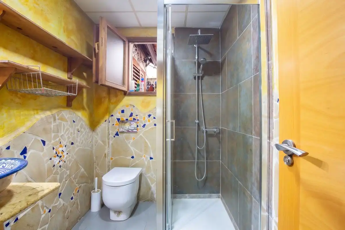 Badezimmer von Wohnung zum Verkauf in Mislata mit Klimaanlage und Heizung