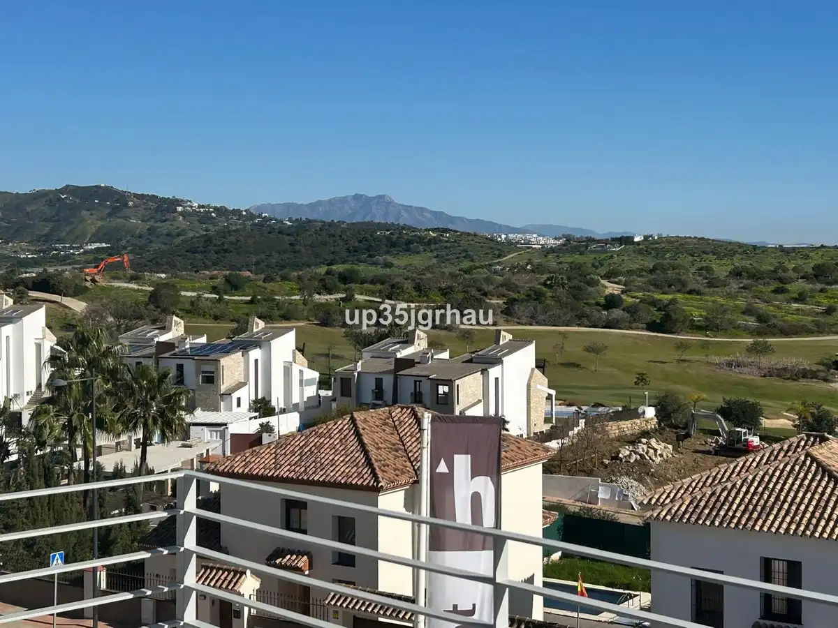 Vista exterior de Pis en venda en Estepona amb Terrassa, Traster i Piscina