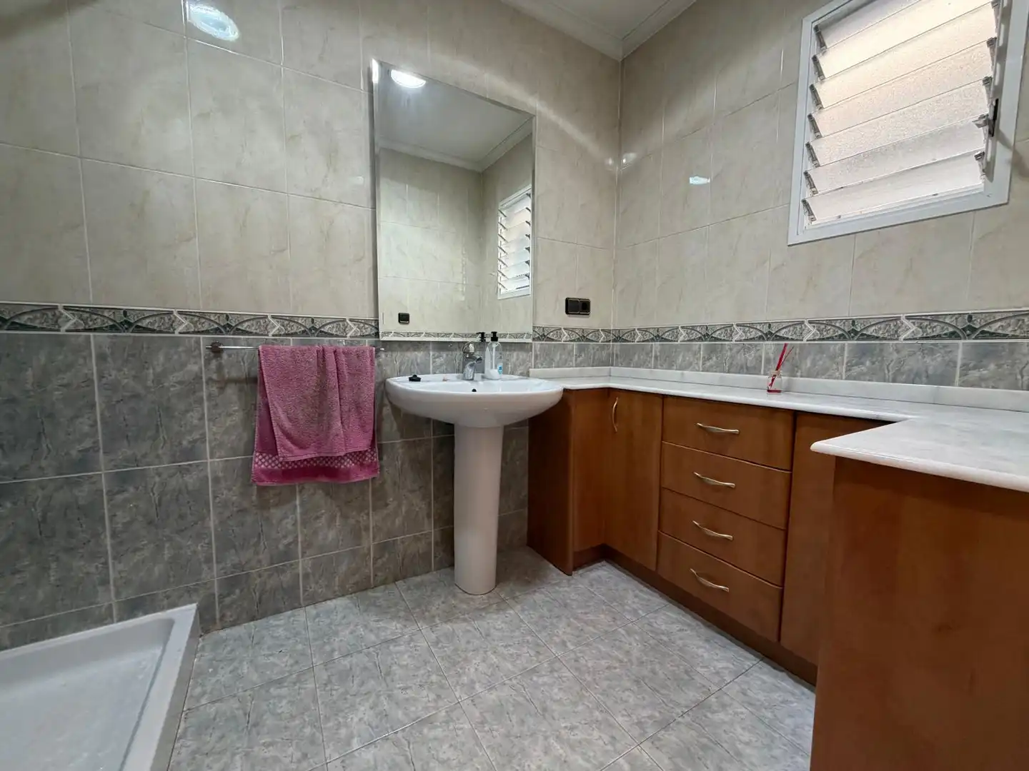 Bathroom of Houses for sale in Catral  with Air Conditioner, Terrace and Furnished