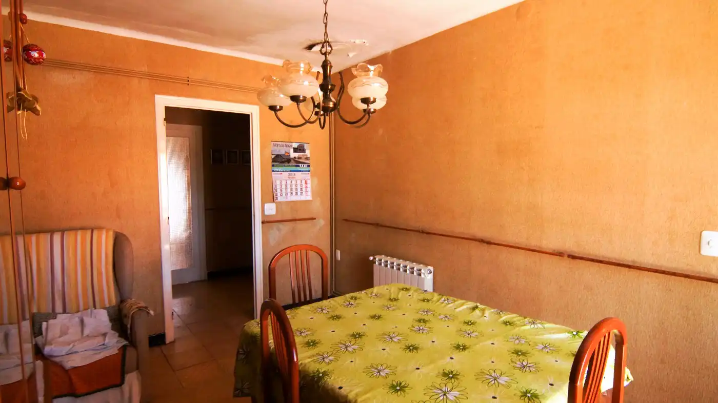 Menjador de Casa adosada en venda en Móra la Nova amb Calefacció, Terrassa i Moblat