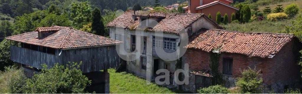 Building for sale in Castrillón