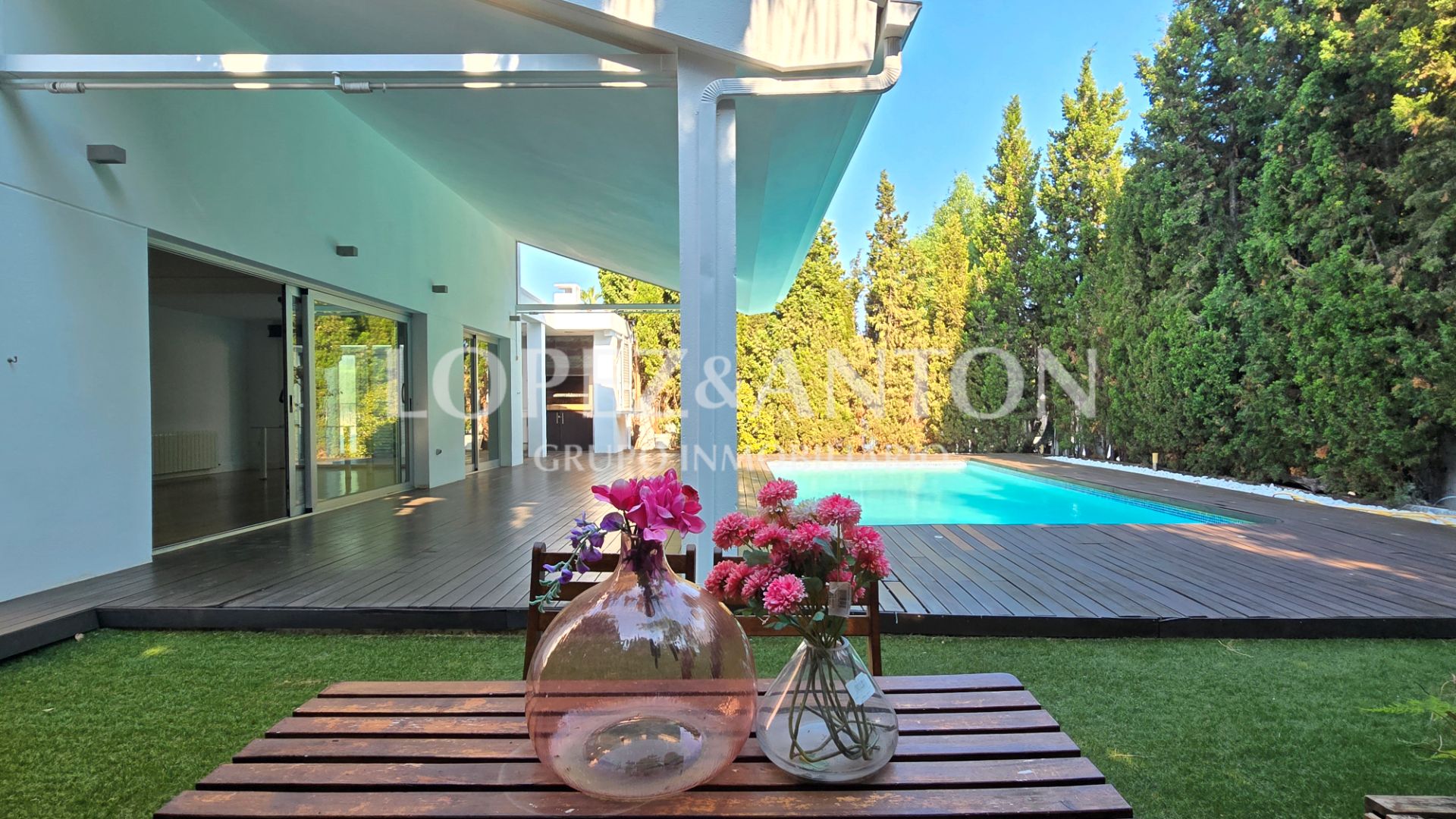 Terrassa de Casa o xalet en venda en Paterna amb Aire condicionat, Calefacció i Jardí privat