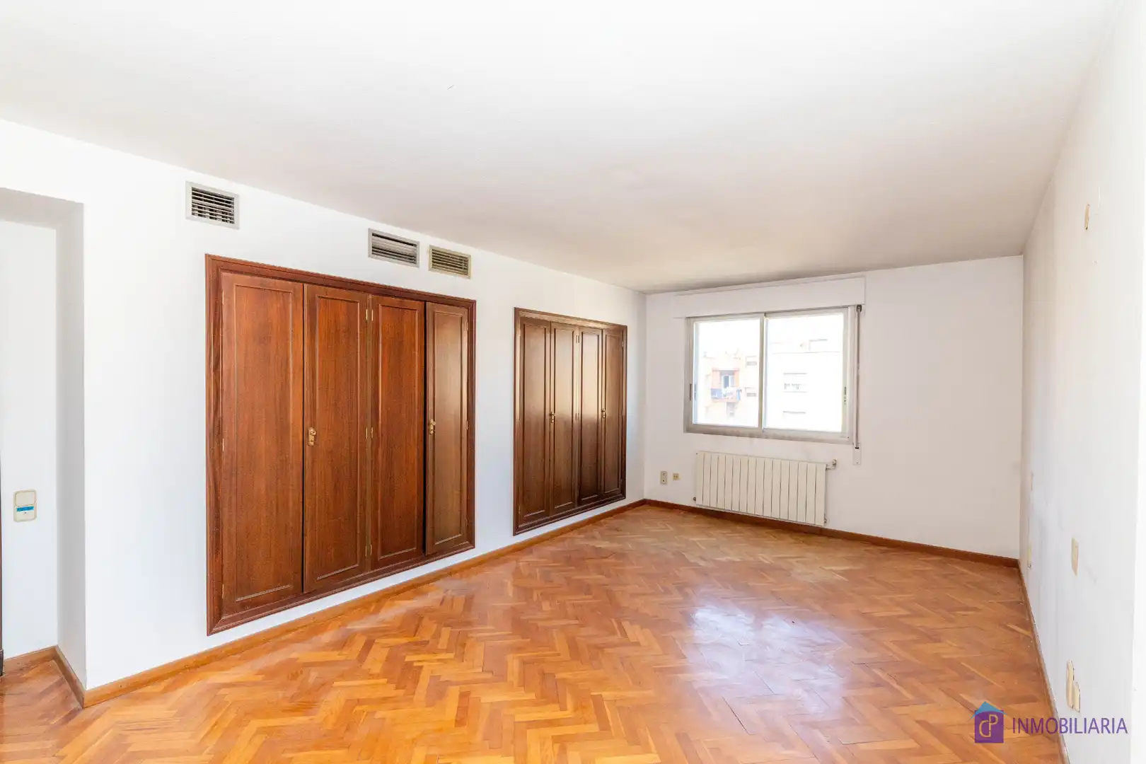 Bedroom of Flat for sale in Zaragoza  with Air Conditioner and Heating
