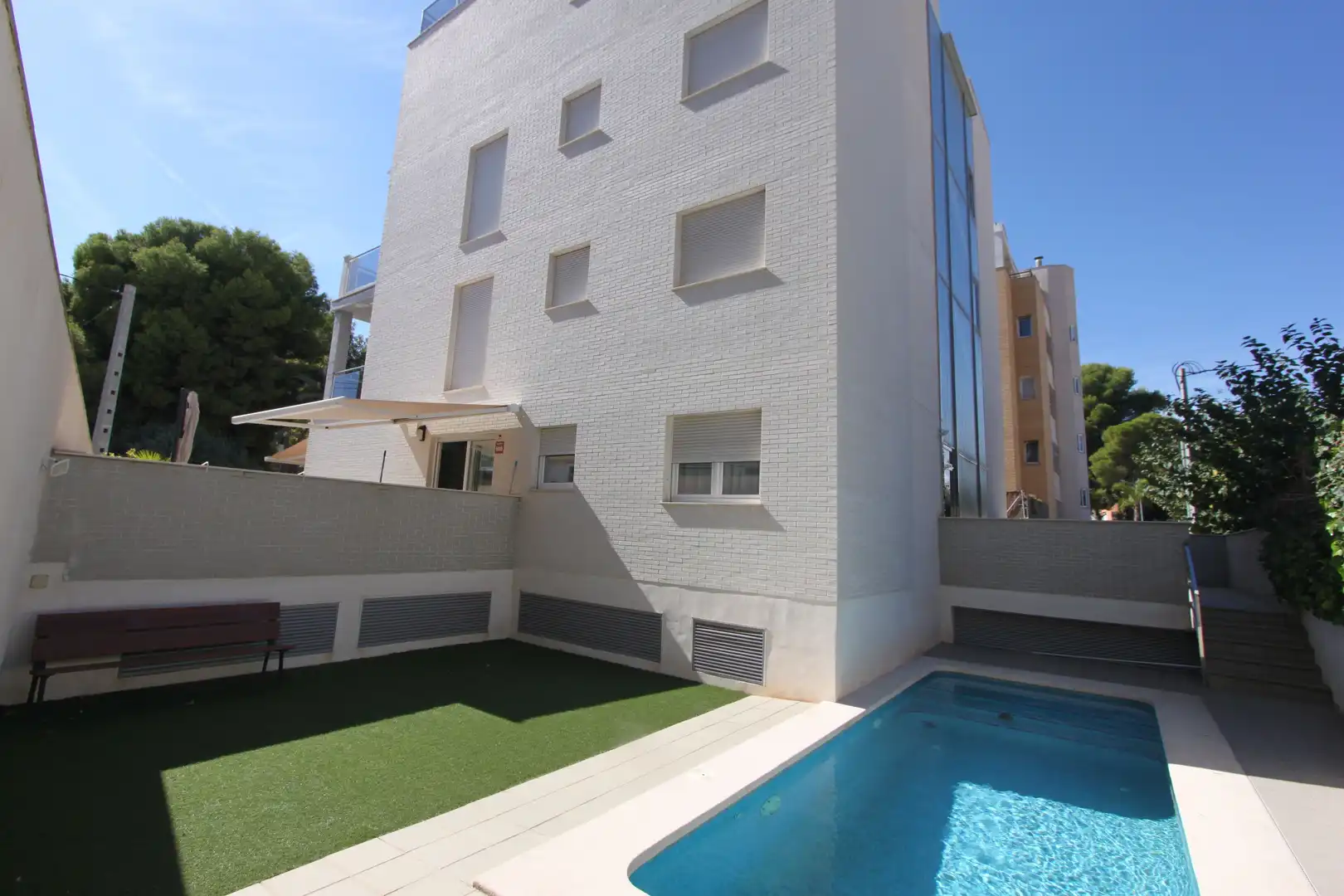 Piscina de Apartament en venda en Playa Muchavista