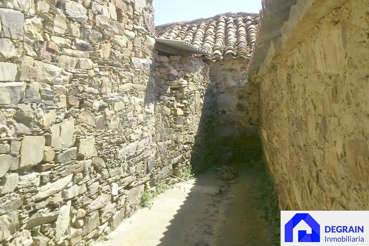 Country homes for sale in Val de San Lorenzo