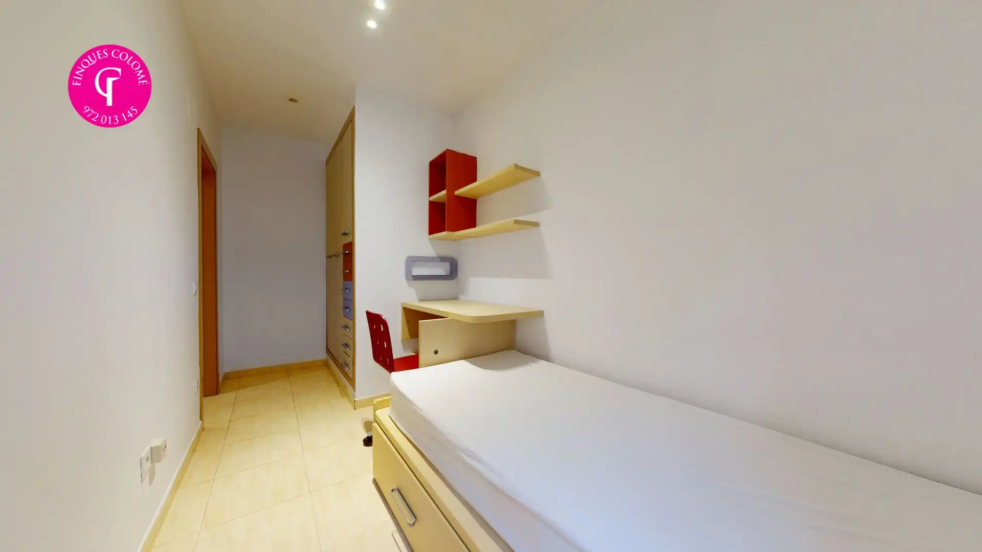 Dormitori de Planta baixa en venda en Girona amb Aire condicionat, Calefacció i Terrassa