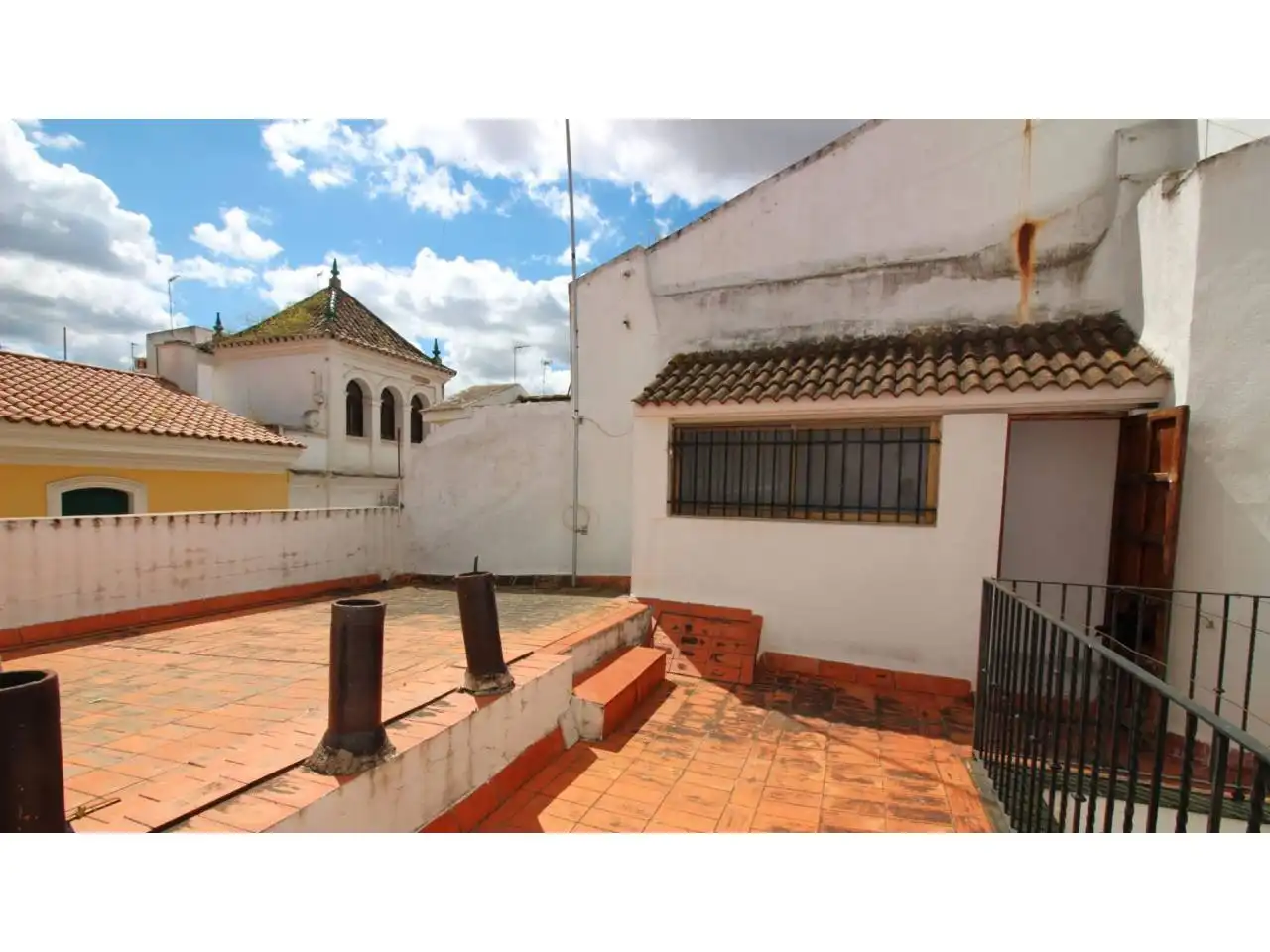 Exterior view of Houses for sale in Sevilla  with Air Conditioner, Heating and Terrace