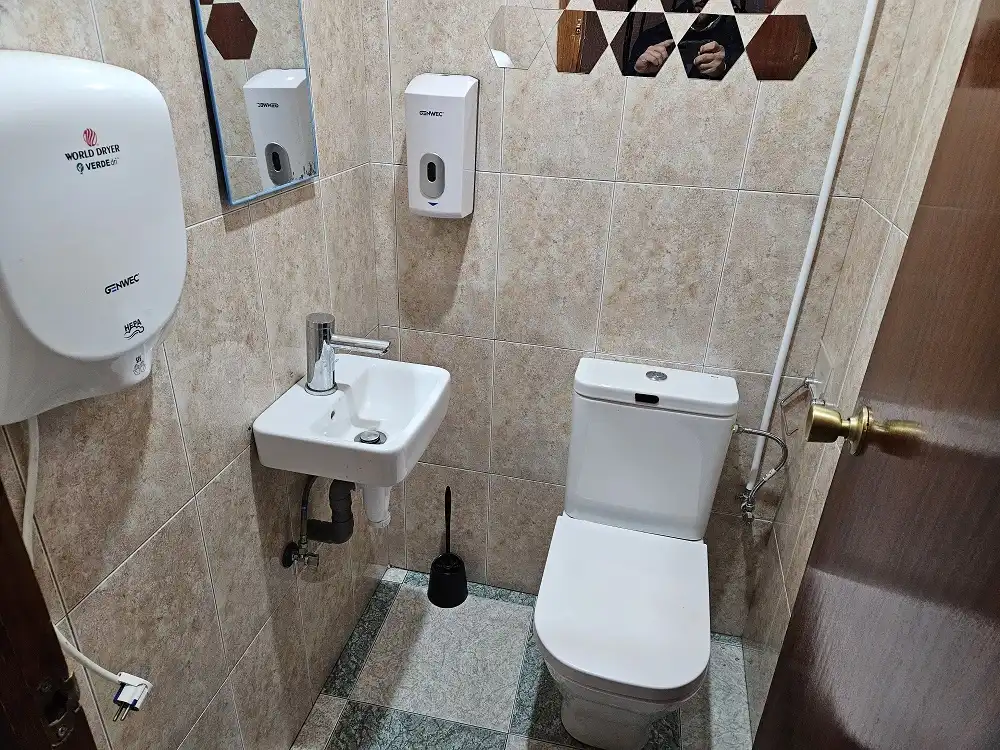 Bathroom of Houses for sale in Mata de Alcántara