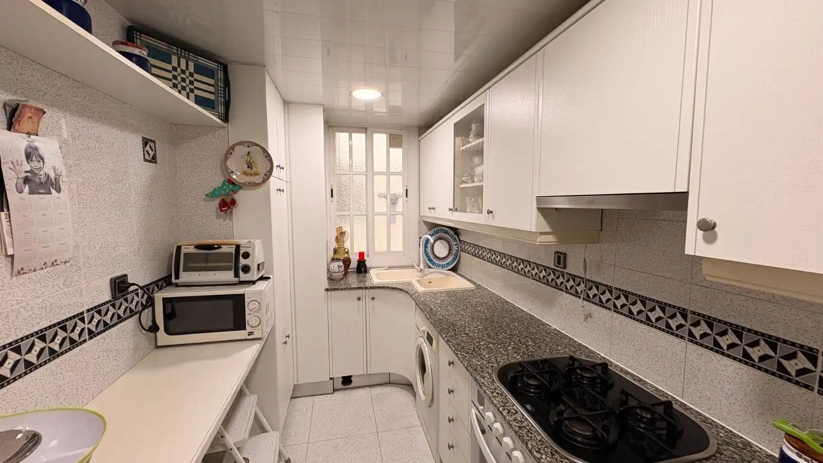Küche von Wohnung zum Verkauf in L'Hospitalet de Llobregat mit Parkett