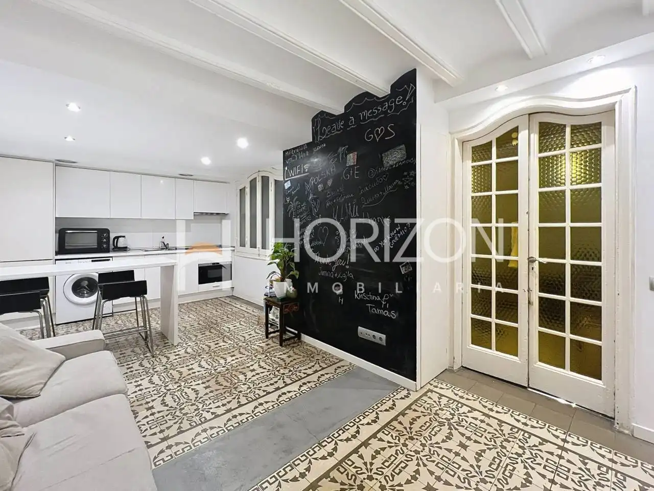 Cuina de Apartament en venda en Barcelona amb Aire condicionat, Calefacció i Moblat