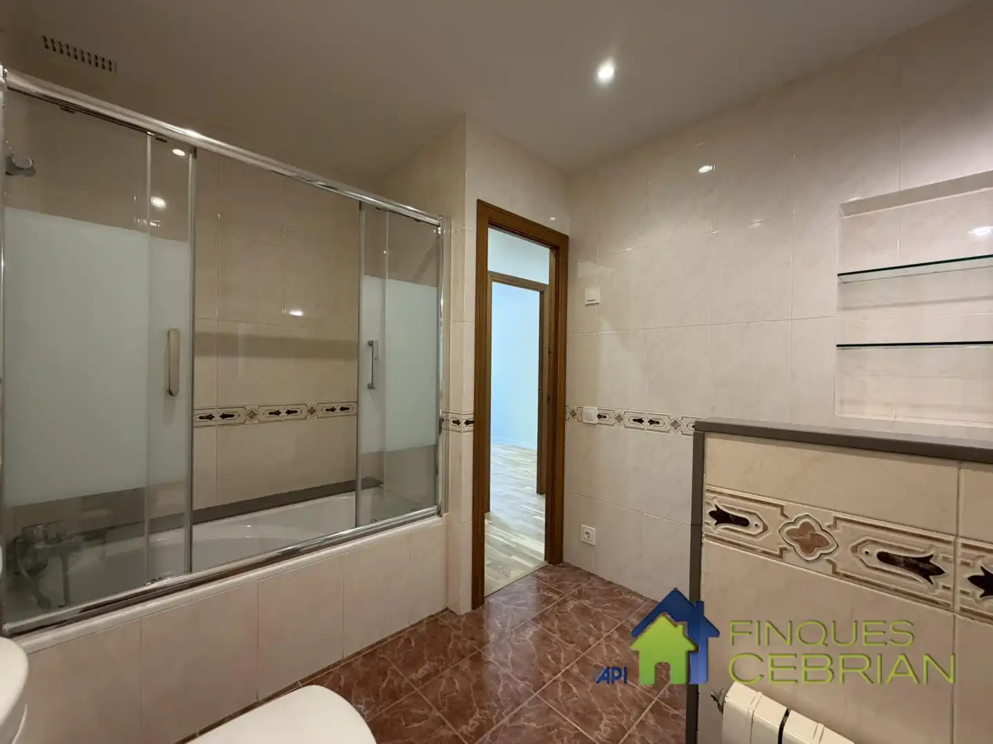 Baño de Casa adosada de alquiler en Alella con Calefacción, Jardín privado y Terraza