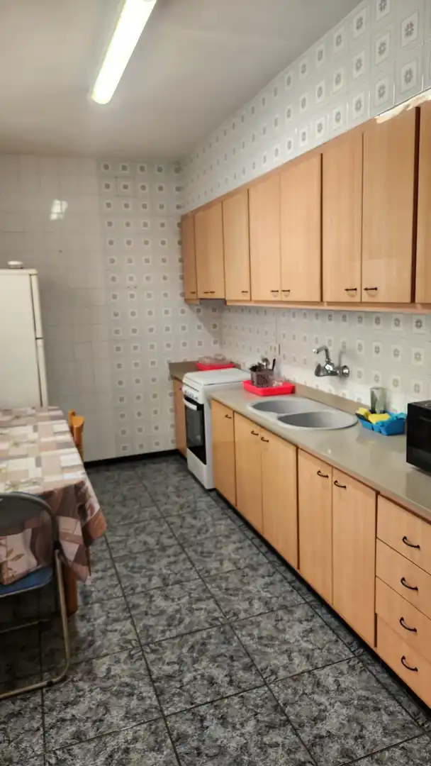 Cocina de Piso de alquiler en Salt con Aire acondicionado, Calefacción y Trastero