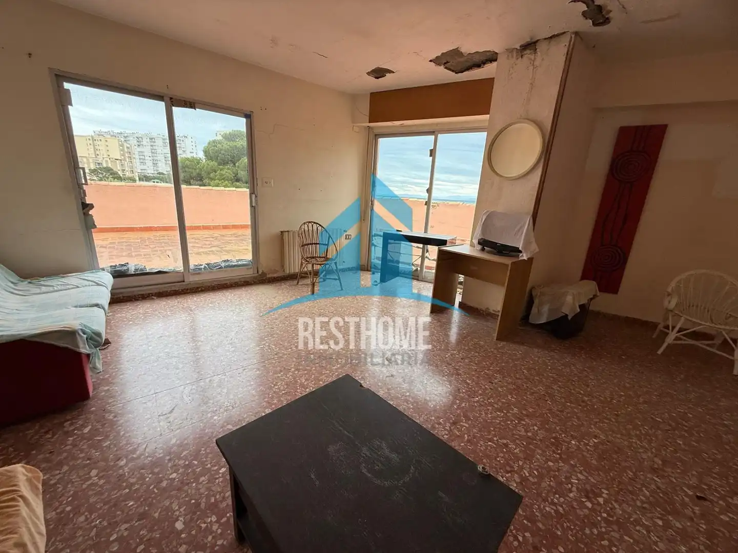 Habitación de Local en venta en Cullera