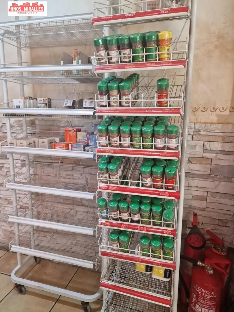 Local en venta en Elche / Elx con Aire acondicionado y Amueblado