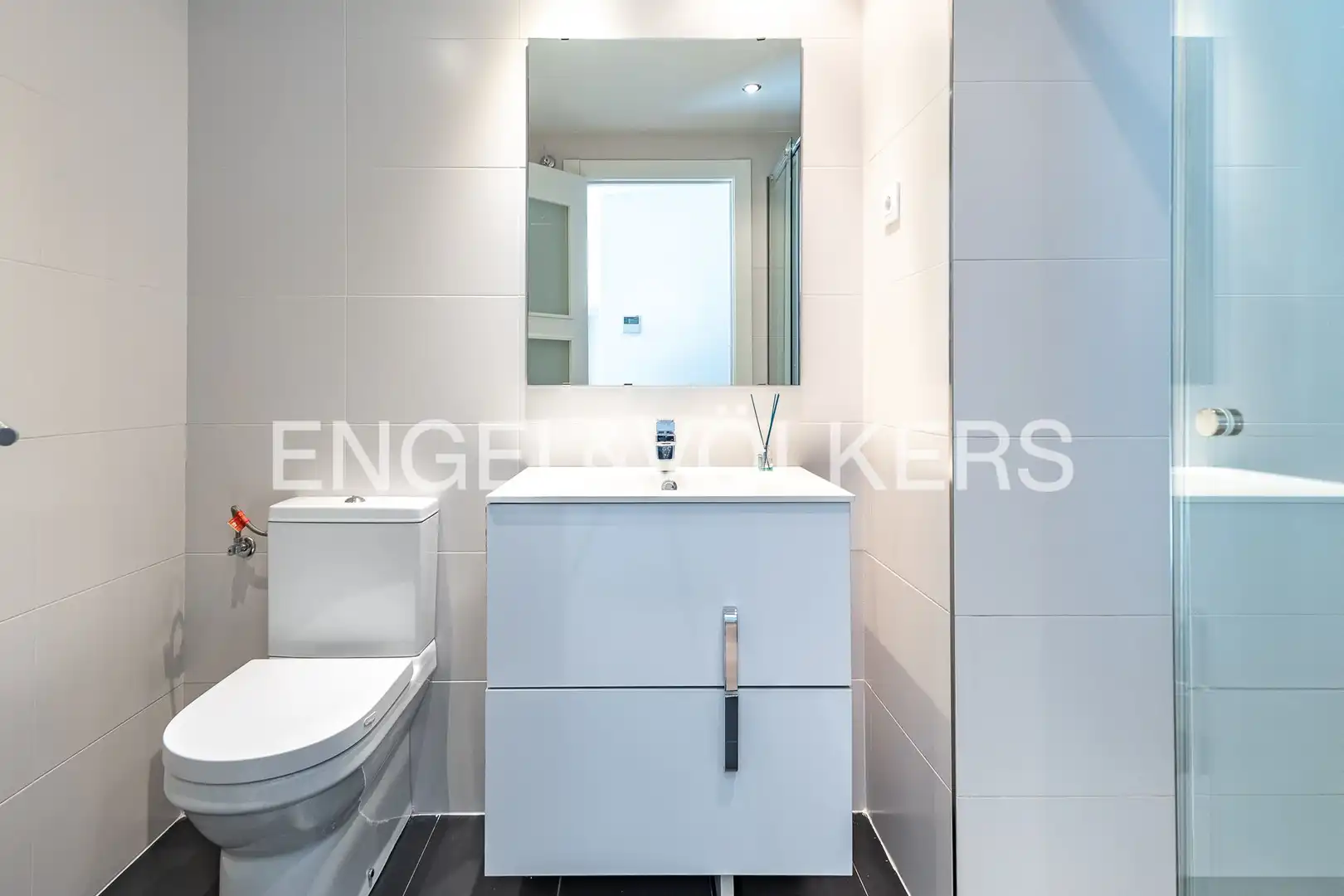 Baño de Piso en venta en Barcelona con Calefacción