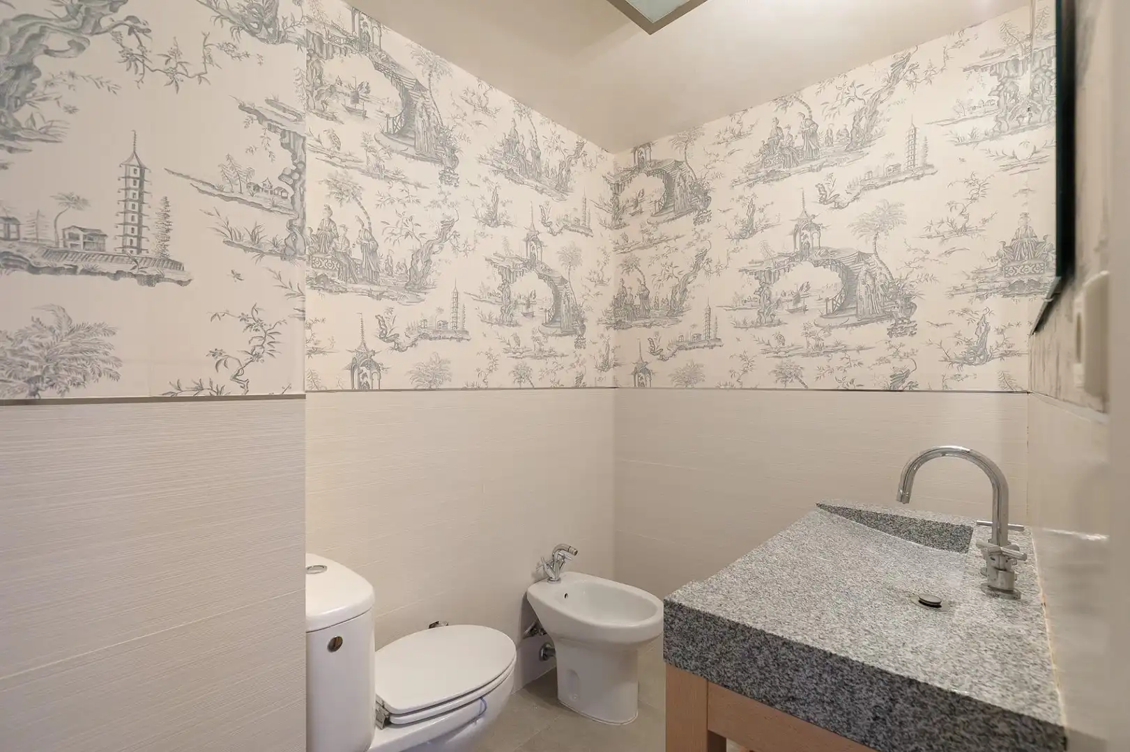 Badezimmer von Maisonette zum Verkauf in Sierra Nevada mit Heizung, Parkett und Abstellraum