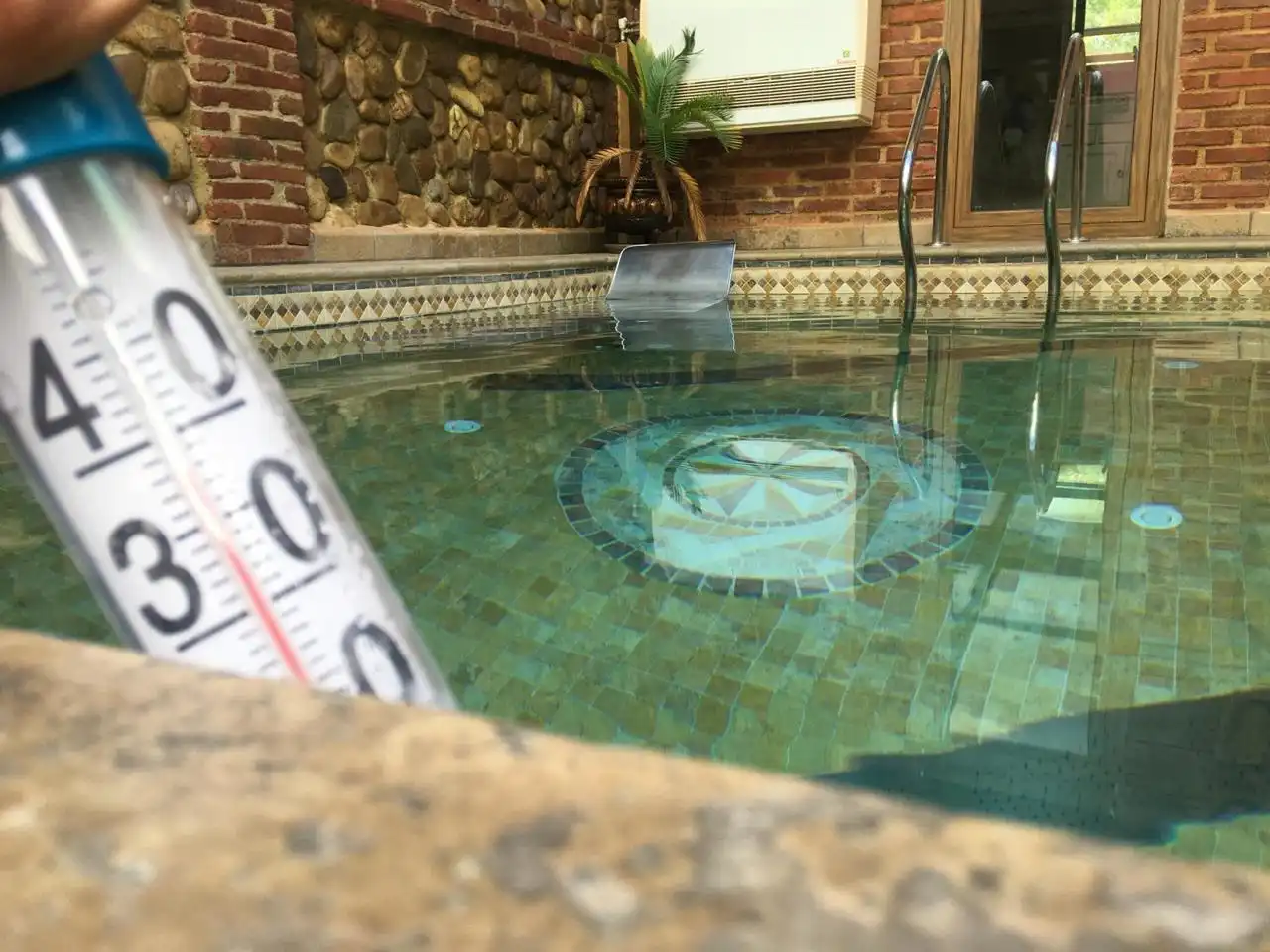 Piscina de Casa adosada en venda en San Andrés del Rabanedo amb Aire condicionat, Calefacció i Jardí privat