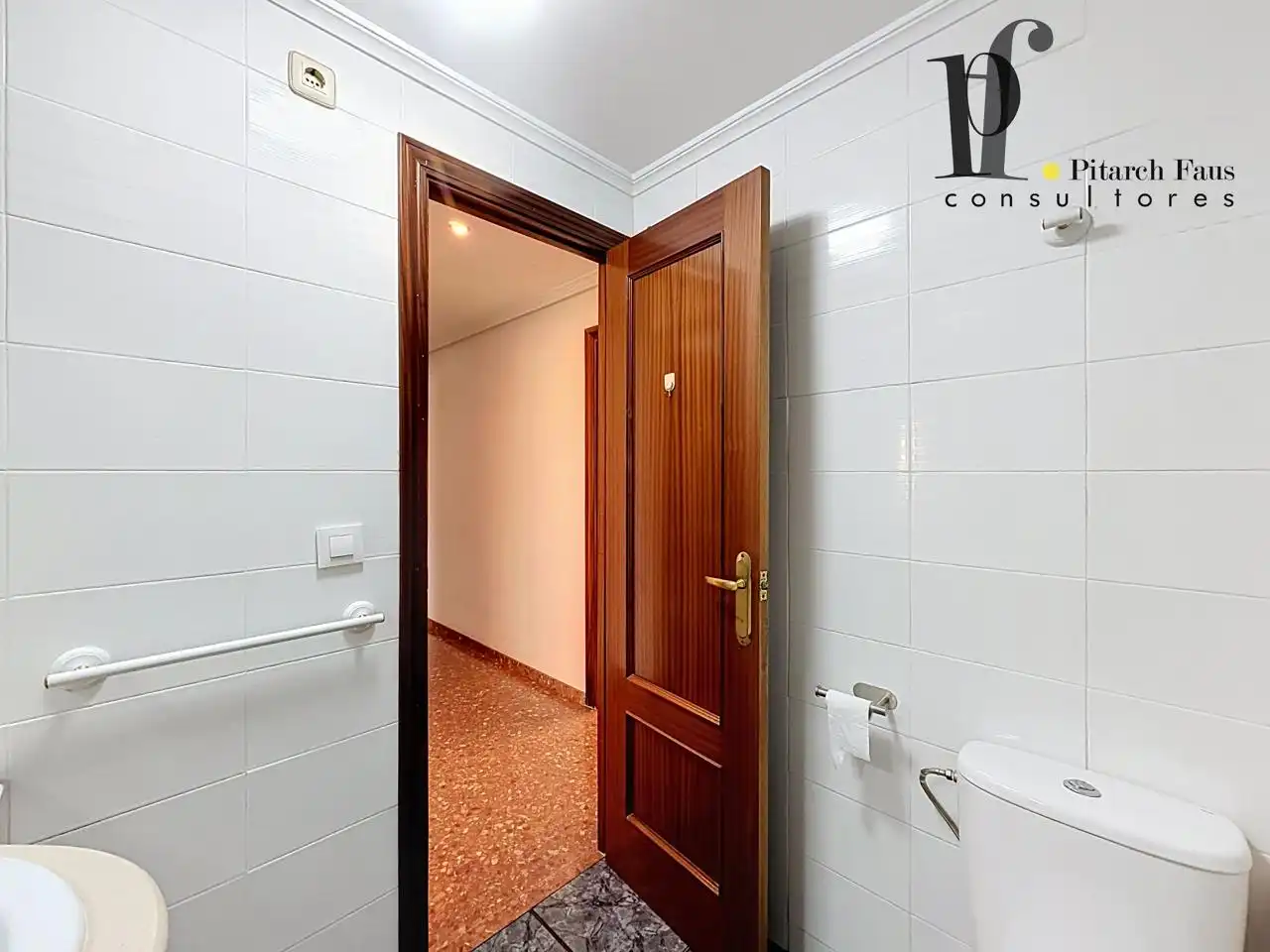 Bathroom of Flat for rent in Aldaia, Valencia