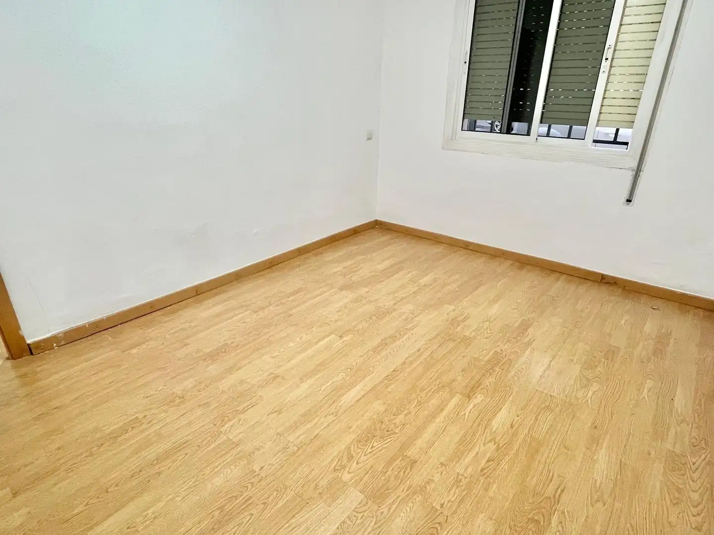 Schlafzimmer von Erdgeschoss zum Verkauf in Ripollet mit Parkett und Alarm