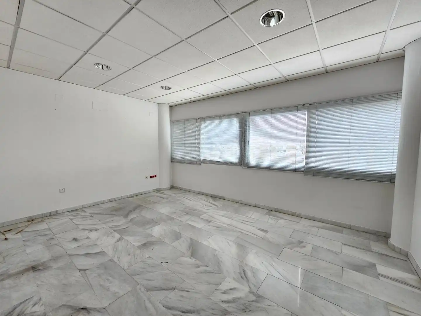 Office for sale in Santa Rosa - Valdeolleros