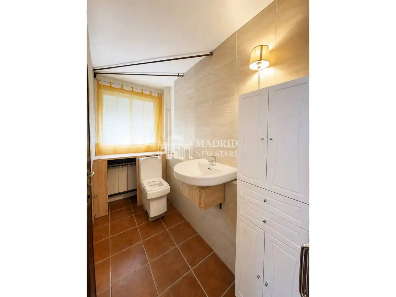 Baño de Casa o chalet en venta en Villa del Prado con Aire acondicionado, Calefacción y Jardín privado