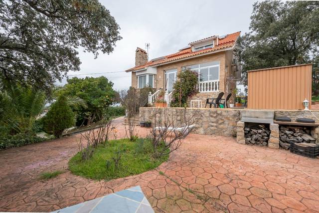 Casa-chalet en Venta en Cerro Alarcón