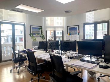 Office space with lift to rent in Centro