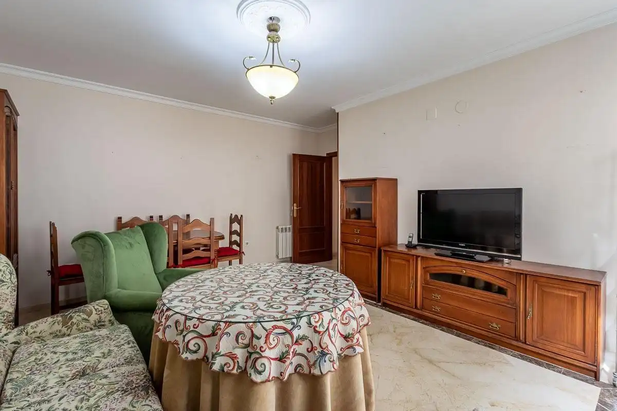 Wohnzimmer von Wohnung zur Miete in Granada mit Heizung und Balkon