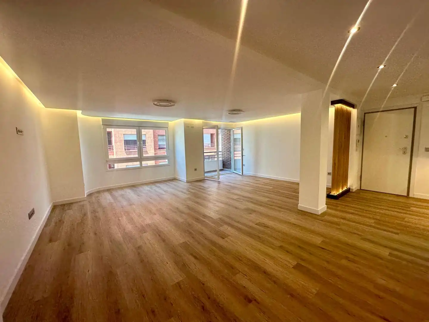 Apartamento con terraza en venta en CHURRUCA