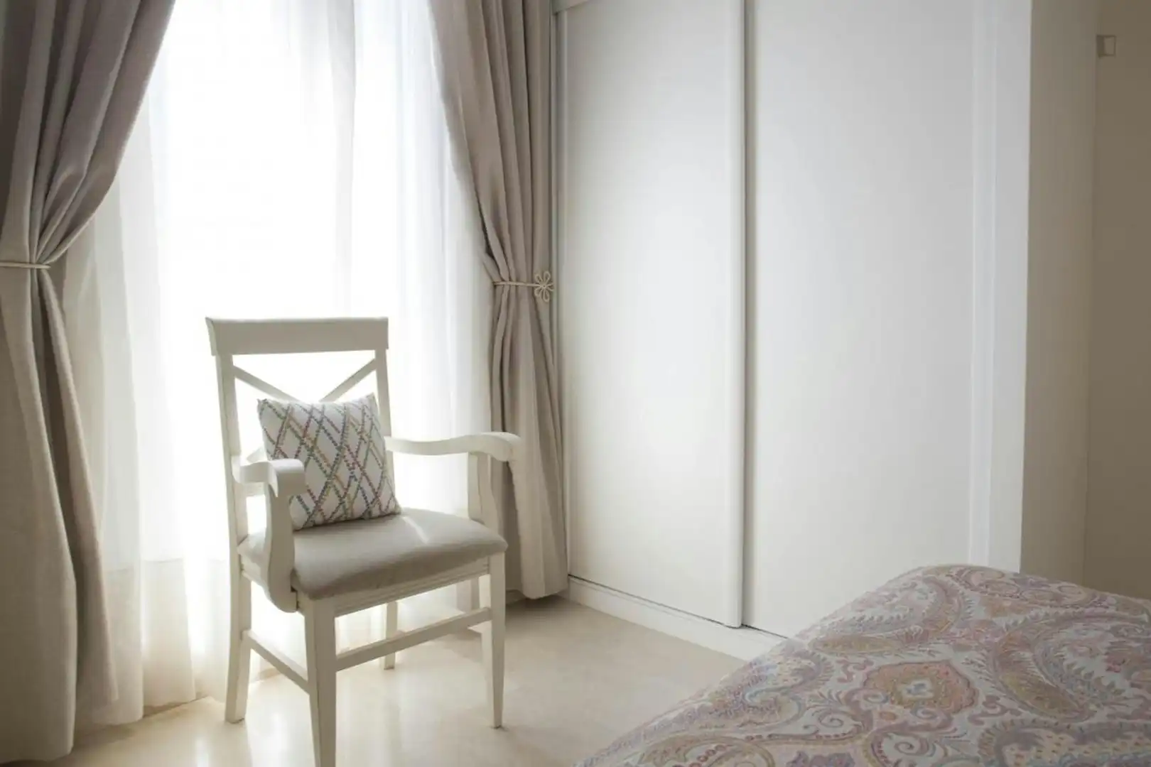 Habitación de Piso para compartir en Sevilla con Calefacción, Jardín privado y Amueblado