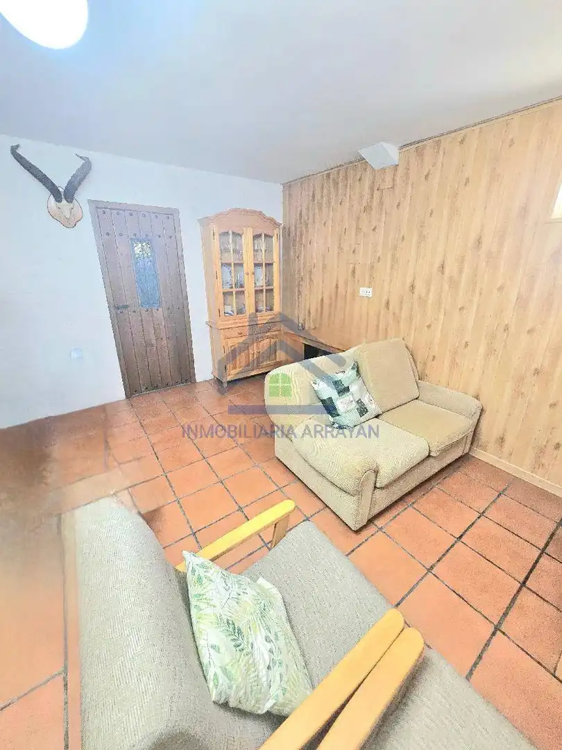 Sala de estar de Casa o chalet en venta en Ogíjares con Aire acondicionado, Calefacción y Jardín privado