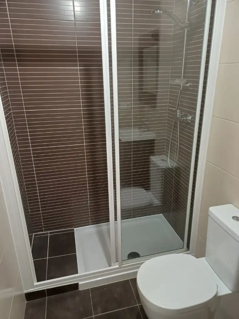 Bathroom of Flat for sale in A Coruña Capital   with Heating, Parquet flooring and Oven