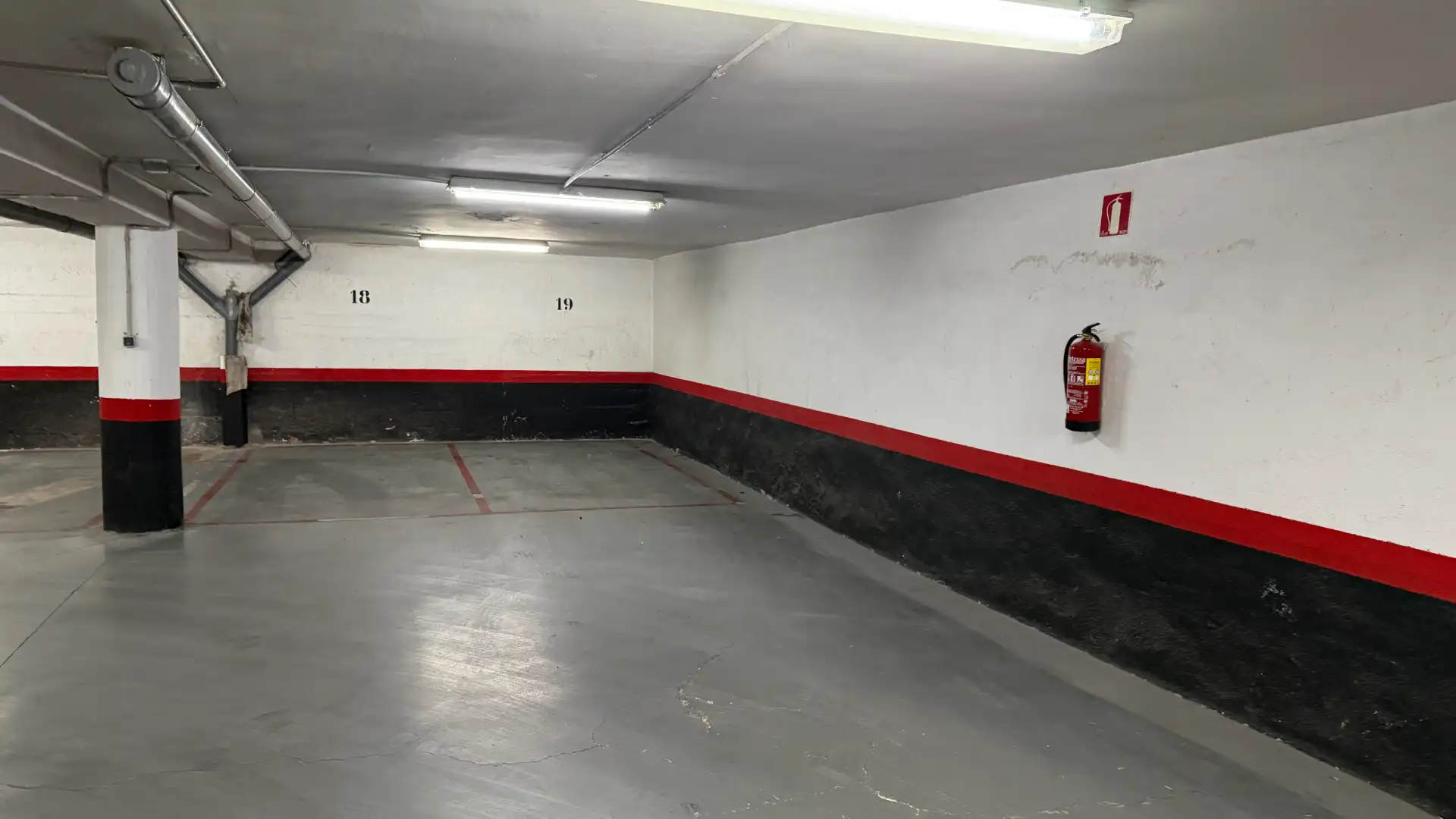 Parking de Apartamento en venta en Madrid con Calefacción, Terraza y Amueblado