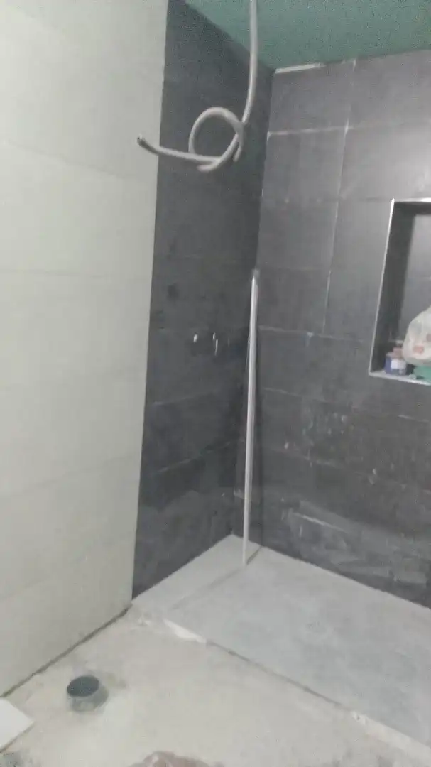 Bany de Casa o xalet en venda en Sevilla amb Terrassa i Balcó