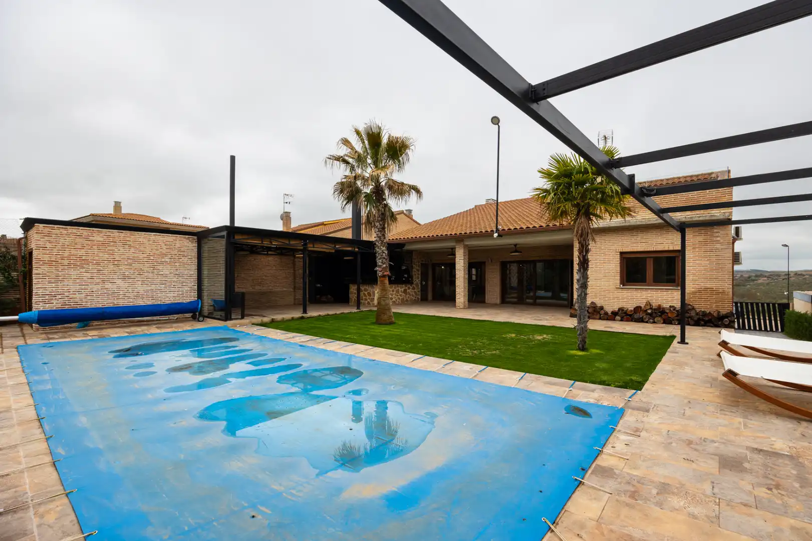 Piscina de Casa o chalet en venta en Layos con Aire acondicionado, Calefacción y Jardín privado