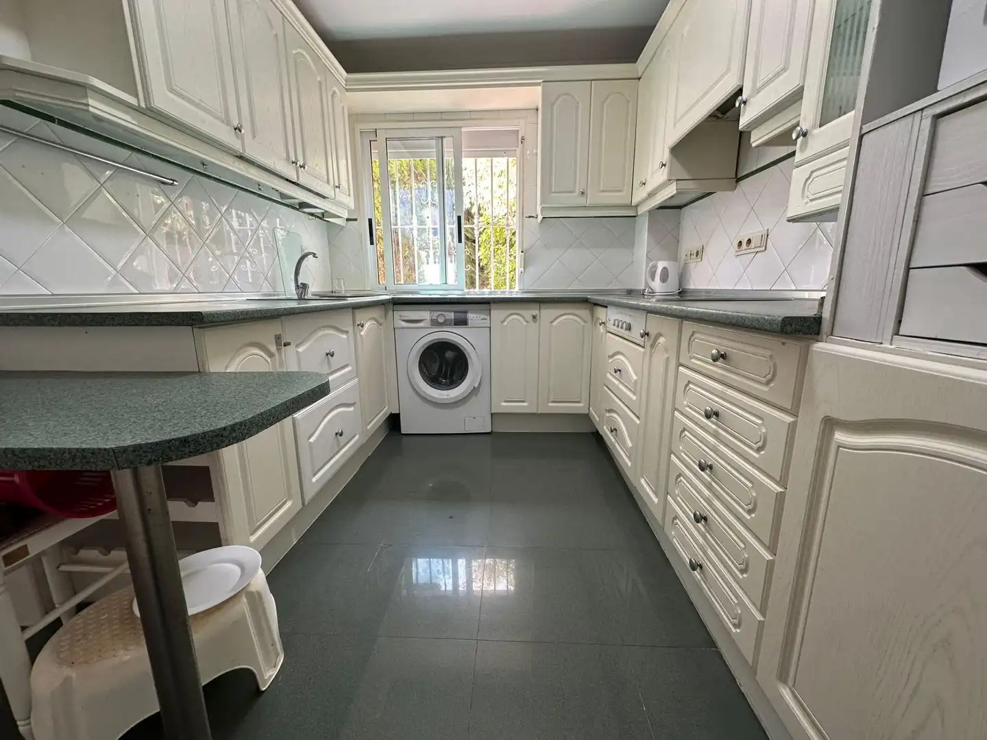 Cocina de Casa adosada en venta en Benidorm con Aire acondicionado, Calefacción y Jardín privado