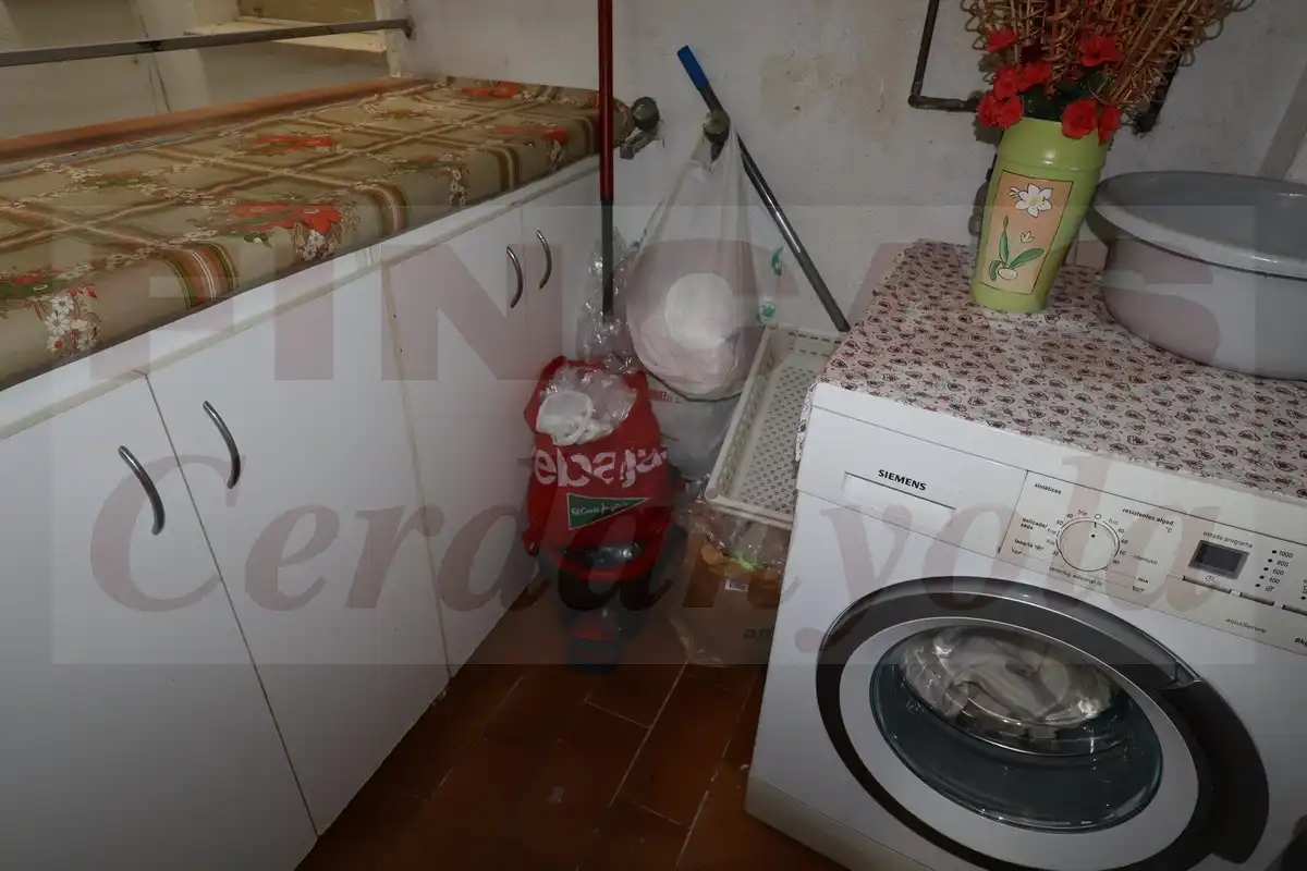 Cuina de Pis en venda en Cerdanyola del Vallès amb Calefacció i Balcó