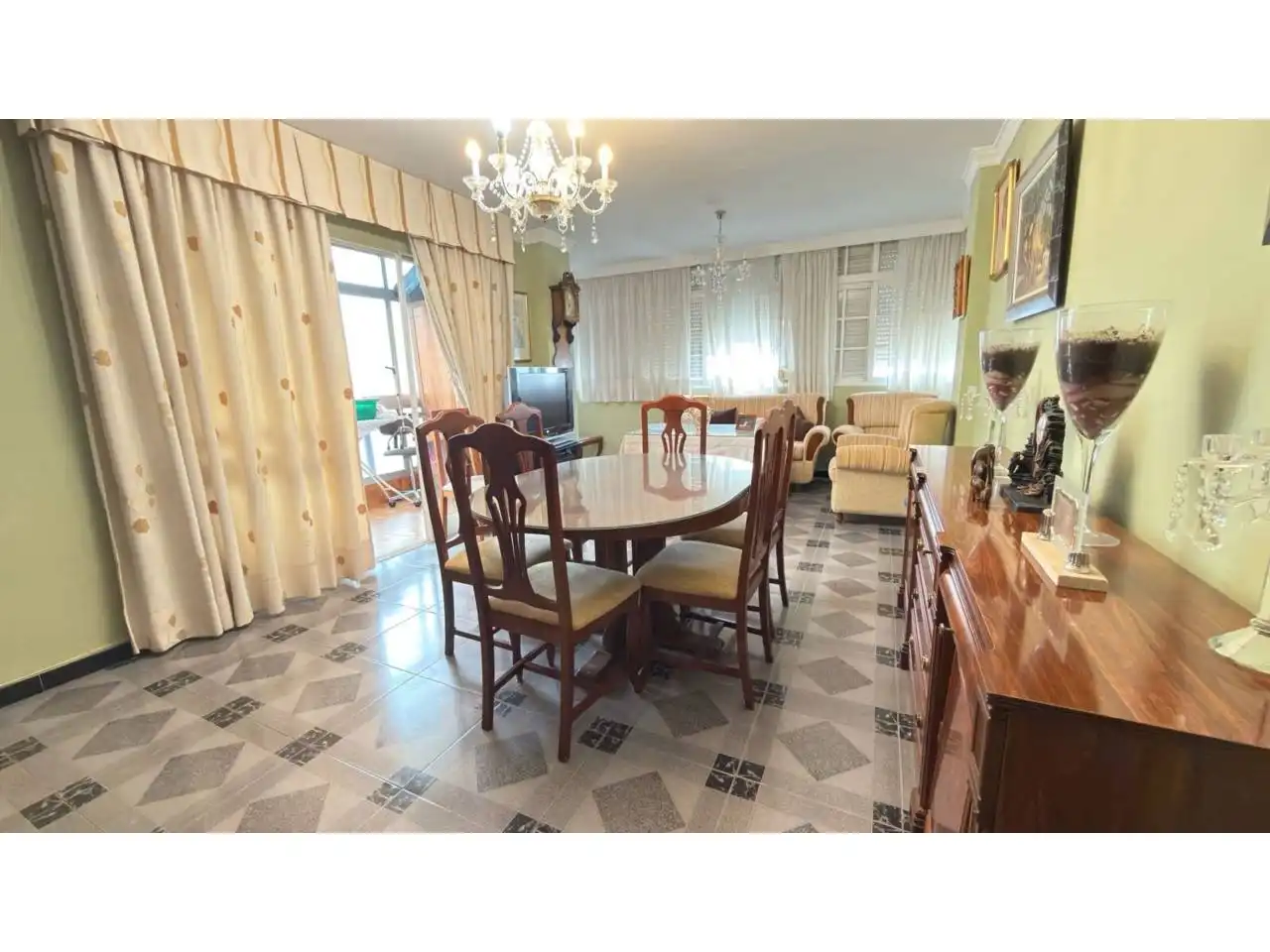 Comedor de Piso en venta en Vélez-Málaga con Aire acondicionado, Terraza y Piscina comunitaria
