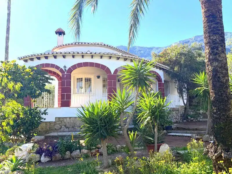 Außenansicht von Haus oder Chalet zum Verkauf in Dénia mit Klimaanlage, Privatgarten und Terrasse