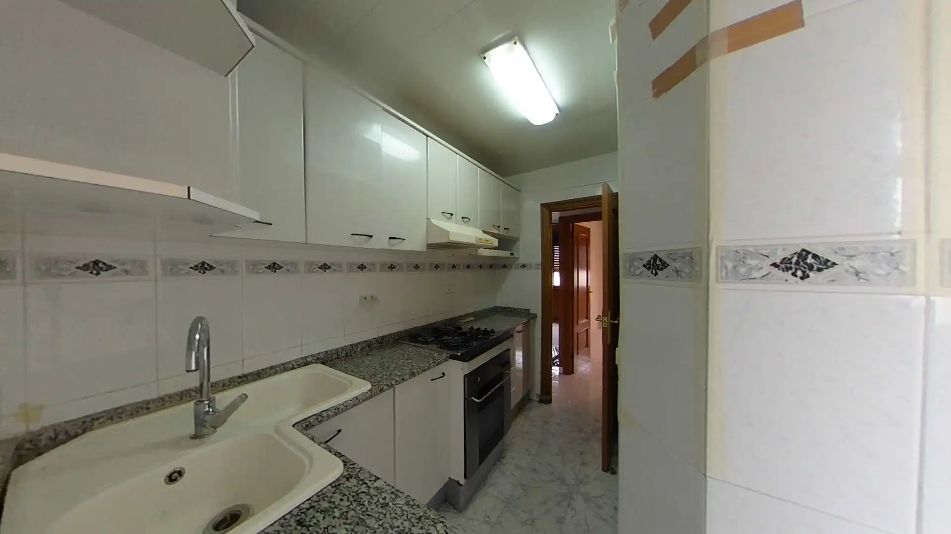 Küche von Wohnung zum Verkauf in L'Hospitalet de Llobregat
