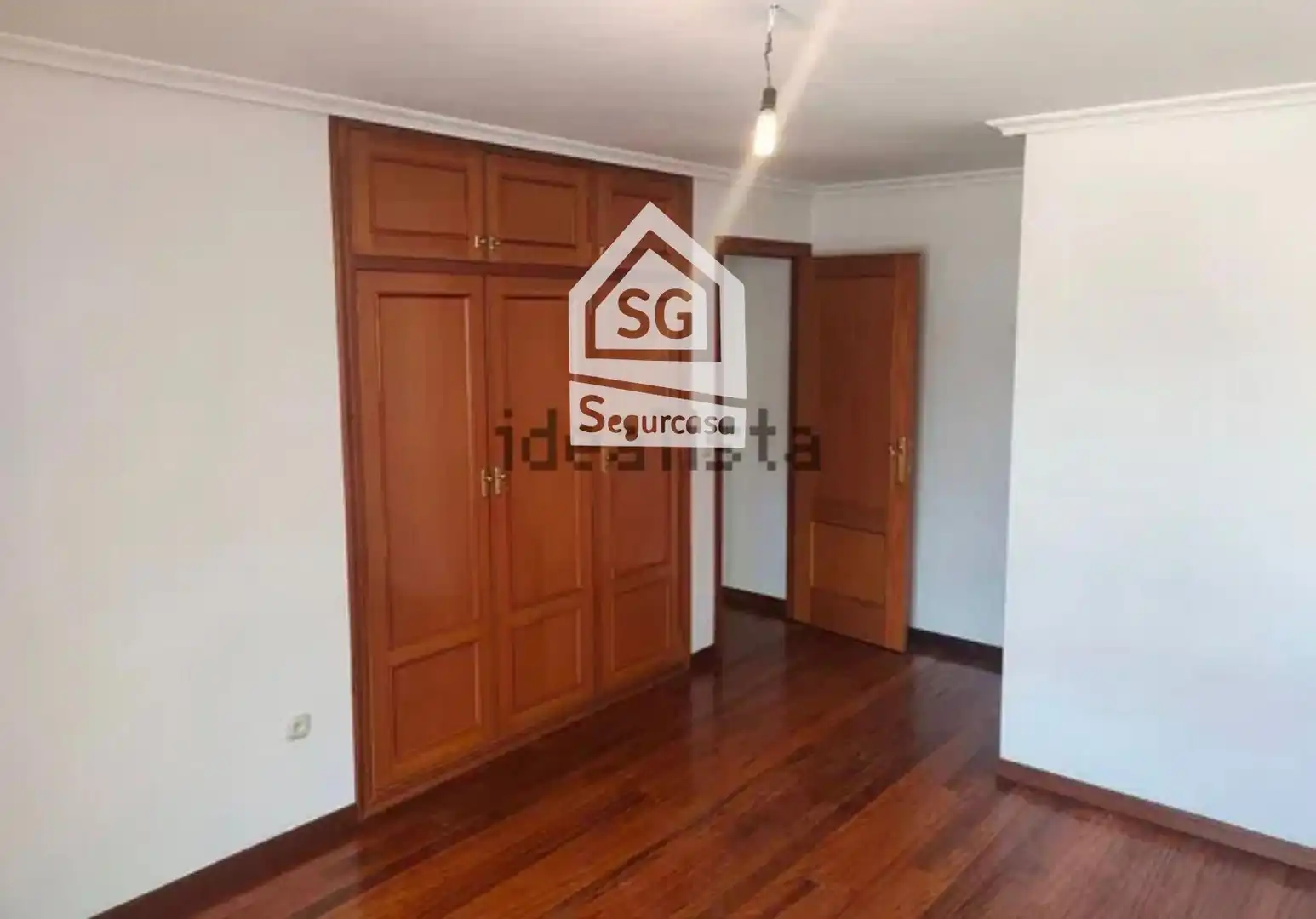 Habitación de Piso en venta en Ourense Capital  con Calefacción
