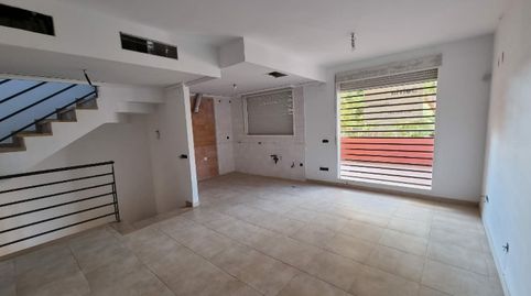 Foto 4 de Casa adosada en venta en C/ Alzira, Corinto - Almarda, Sagunto / Sagunt