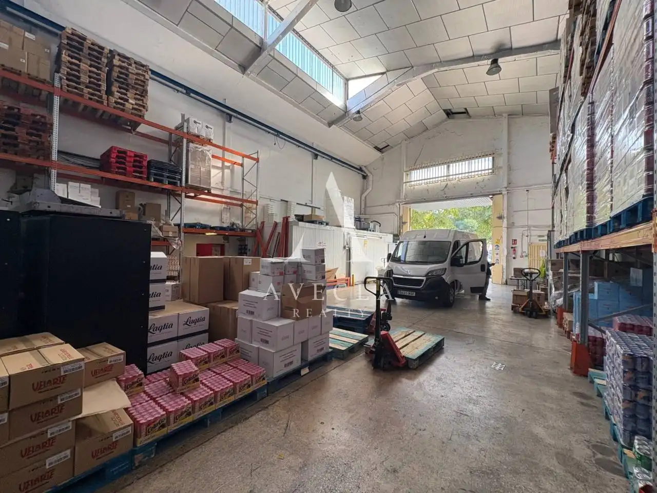 Fabrikhallen zur Miete in Badalona
