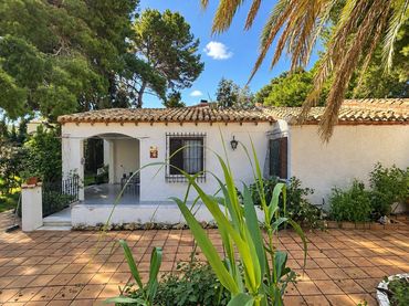 House with balcony for sale in Orihuela Costa