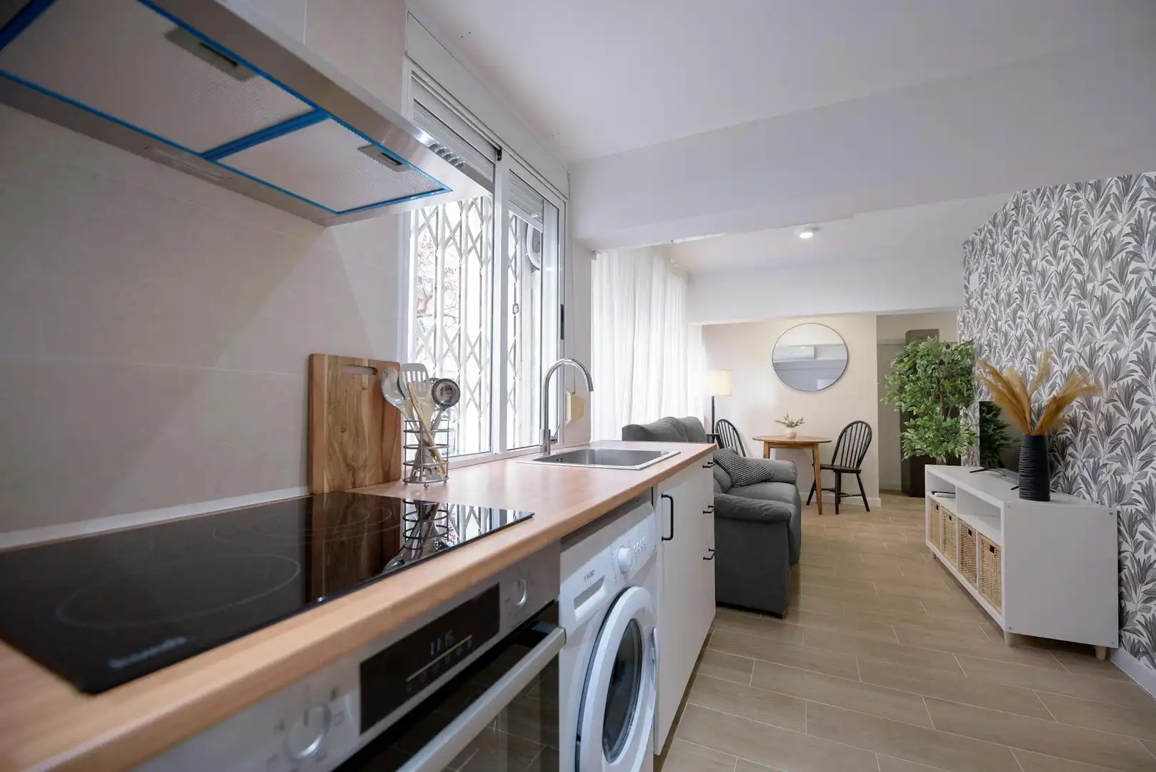 Cuina de Pis de lloguer en  Valencia Capital amb Aire condicionat, Calefacció i Moblat