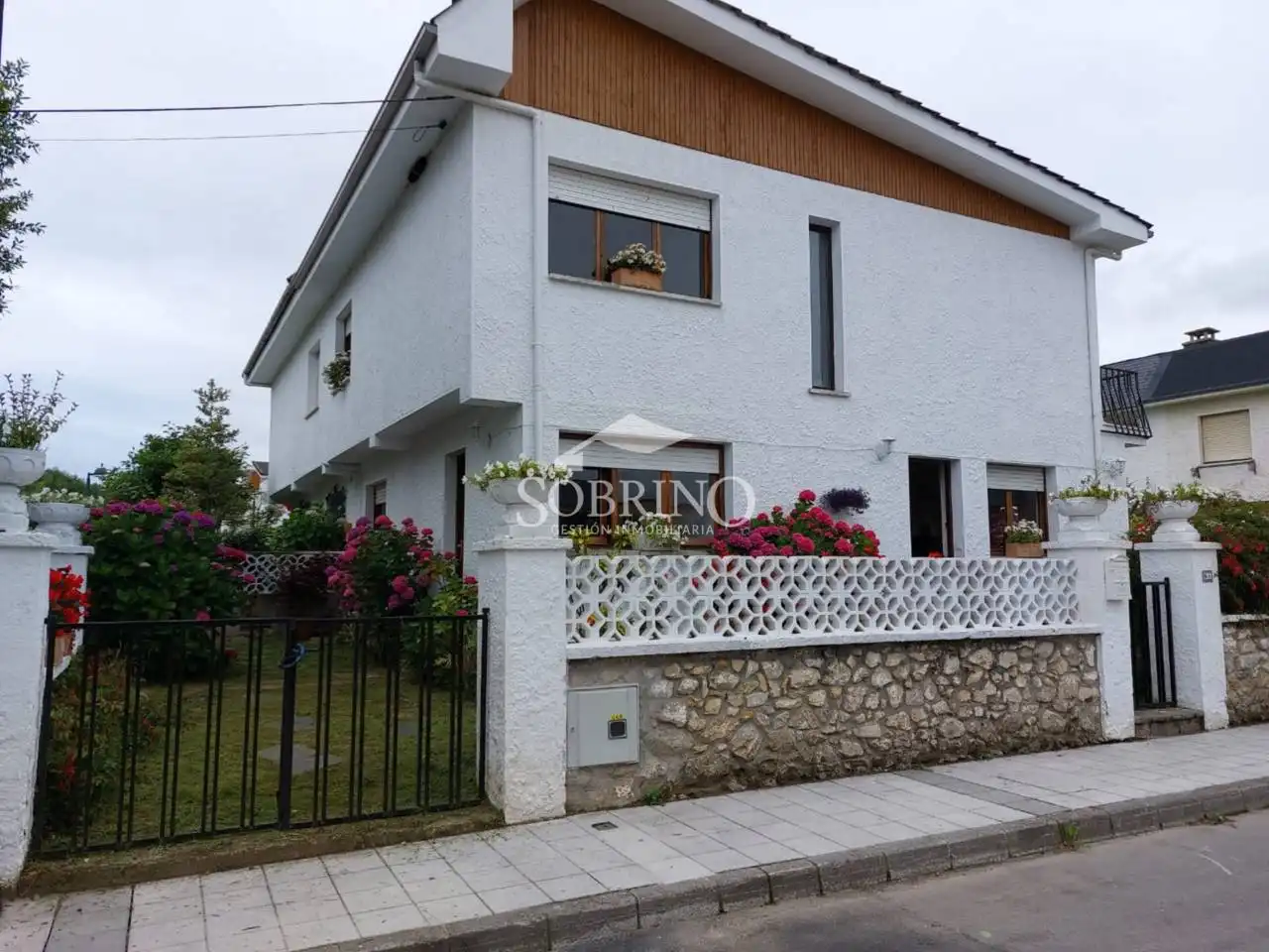 Villa mit Garten zum Verkauf in Calle Celorio 1
